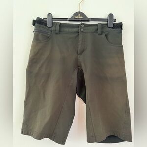 Mons Royale Shorts Mens large  Black Merino Wool Blend Mountain Bike Trail MTB